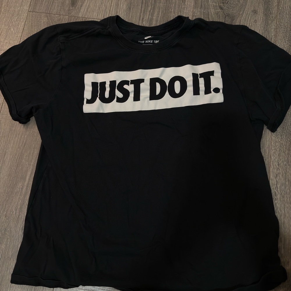 Nike tee
